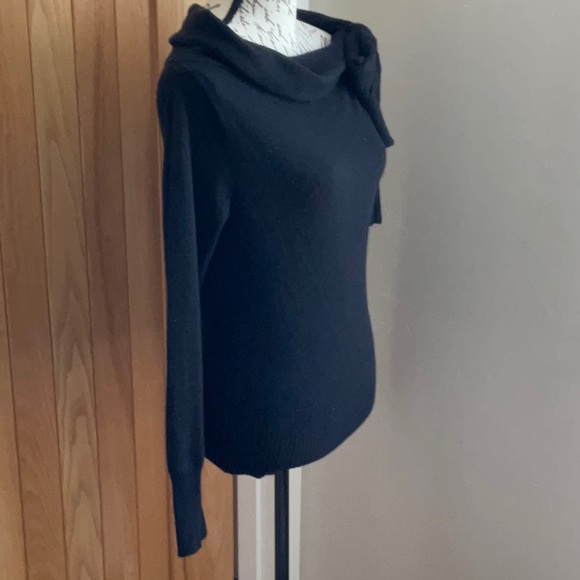 Theory Black Cashmere Sweater - Picture 8 of 14